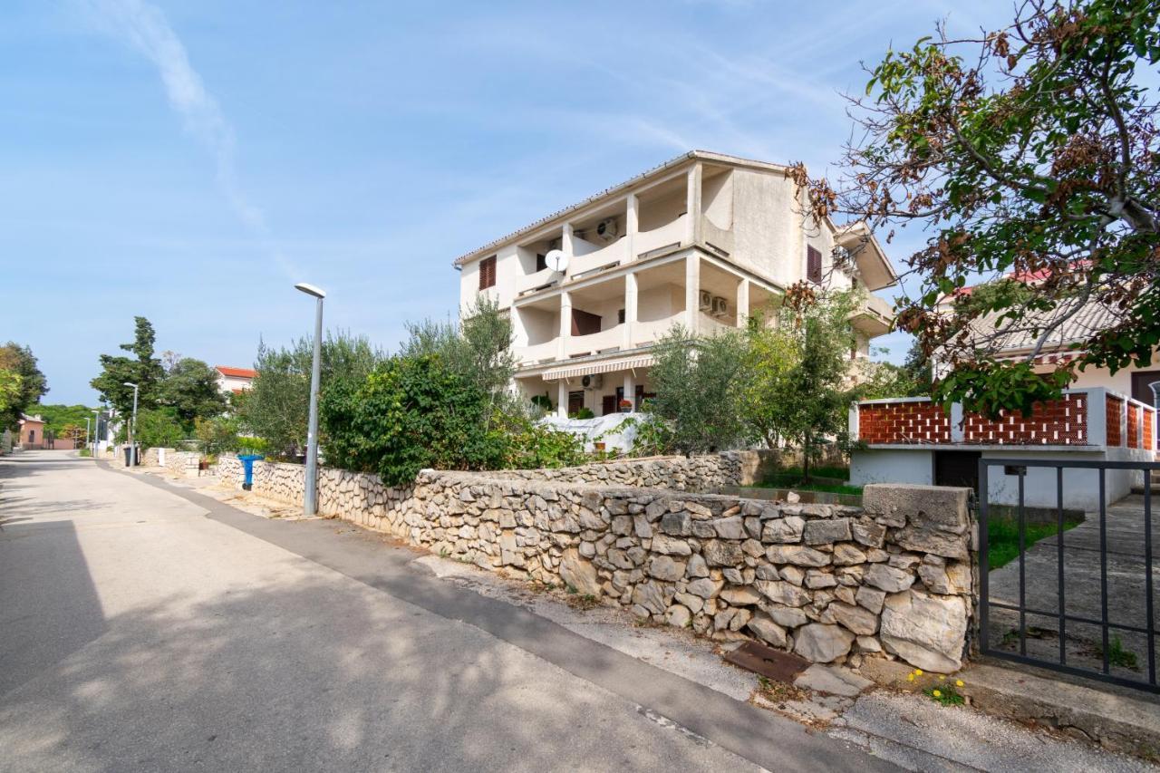 Apartments By The Sea Mandre, Pag - 3084 科兰 外观 照片