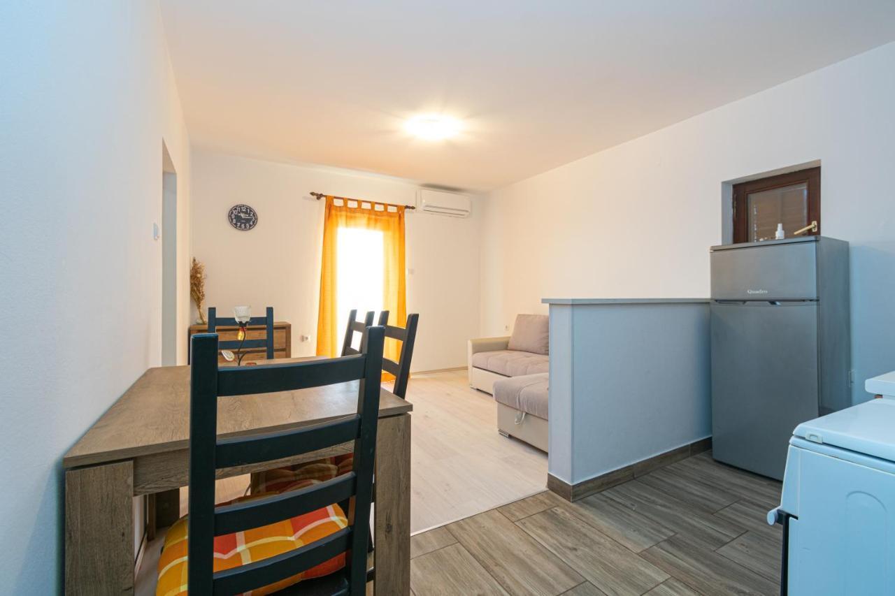 Apartments By The Sea Mandre, Pag - 3084 科兰 外观 照片