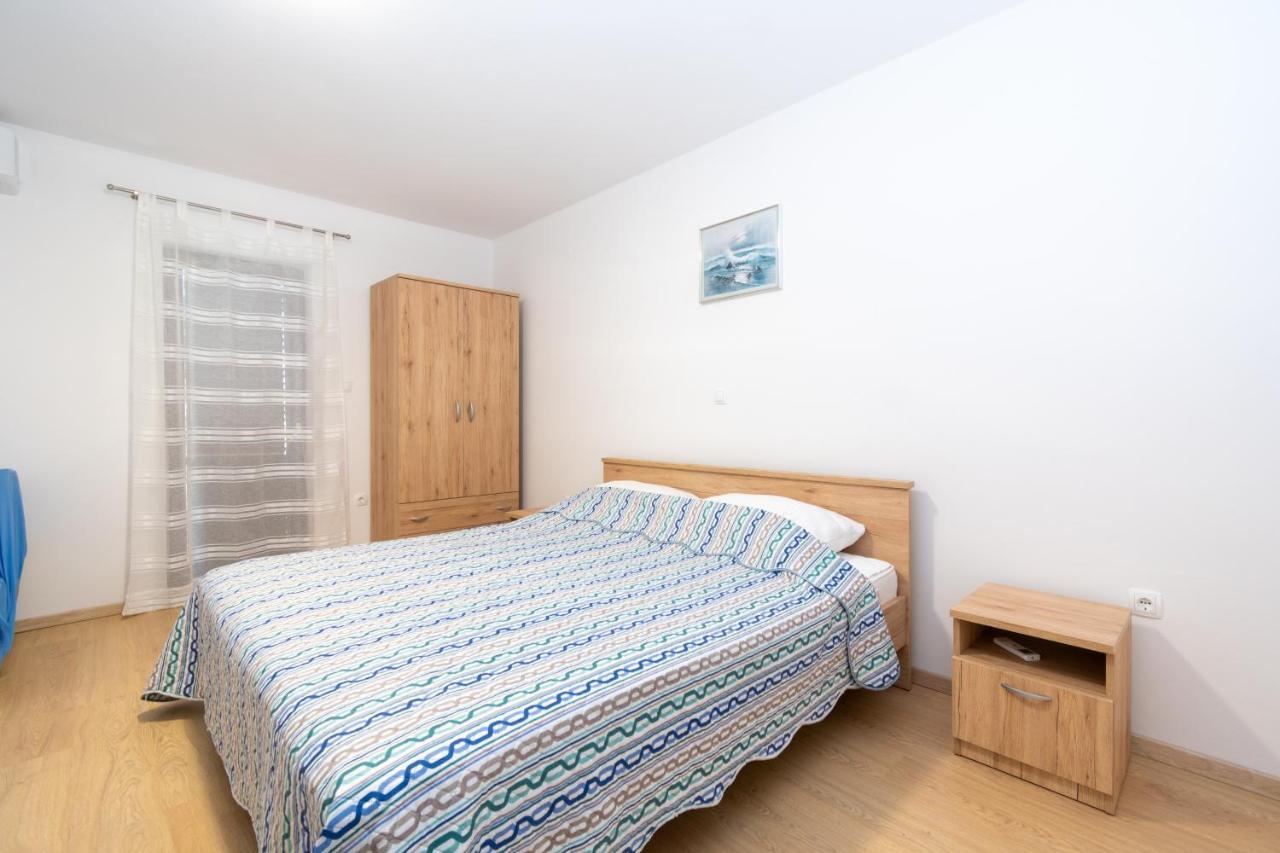 Apartments By The Sea Mandre, Pag - 3084 科兰 外观 照片