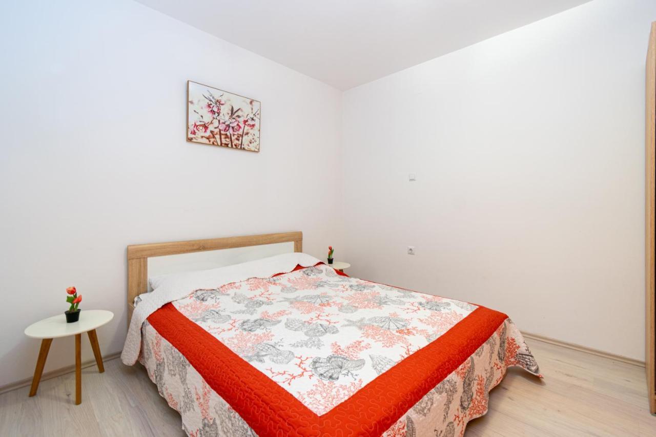 Apartments By The Sea Mandre, Pag - 3084 科兰 外观 照片
