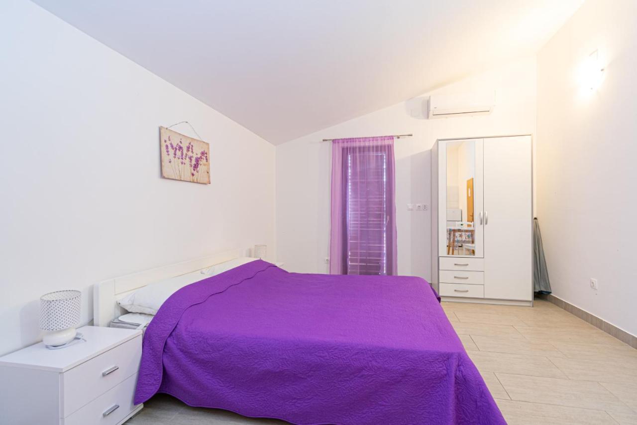 Apartments By The Sea Mandre, Pag - 3084 科兰 外观 照片