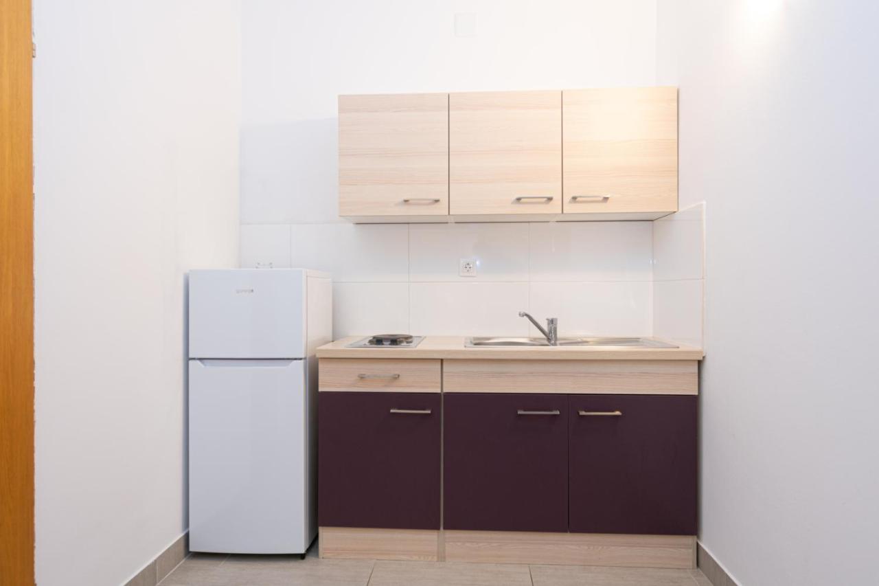 Apartments By The Sea Mandre, Pag - 3084 科兰 外观 照片