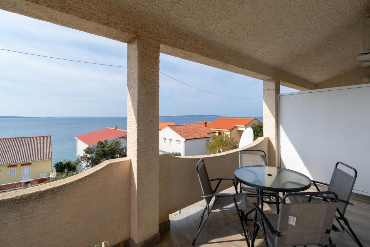 Apartments By The Sea Mandre, Pag - 3084 科兰 外观 照片