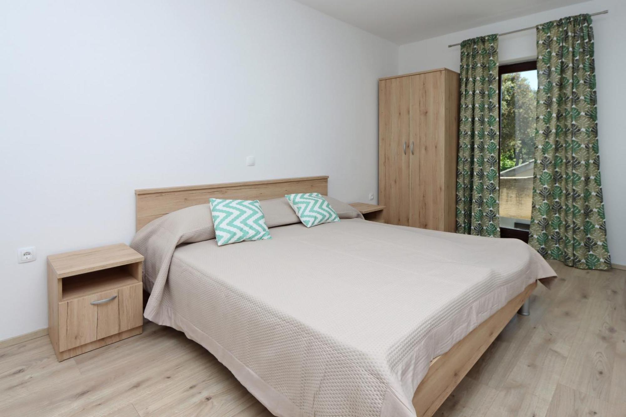 Apartments By The Sea Mandre, Pag - 3084 科兰 外观 照片