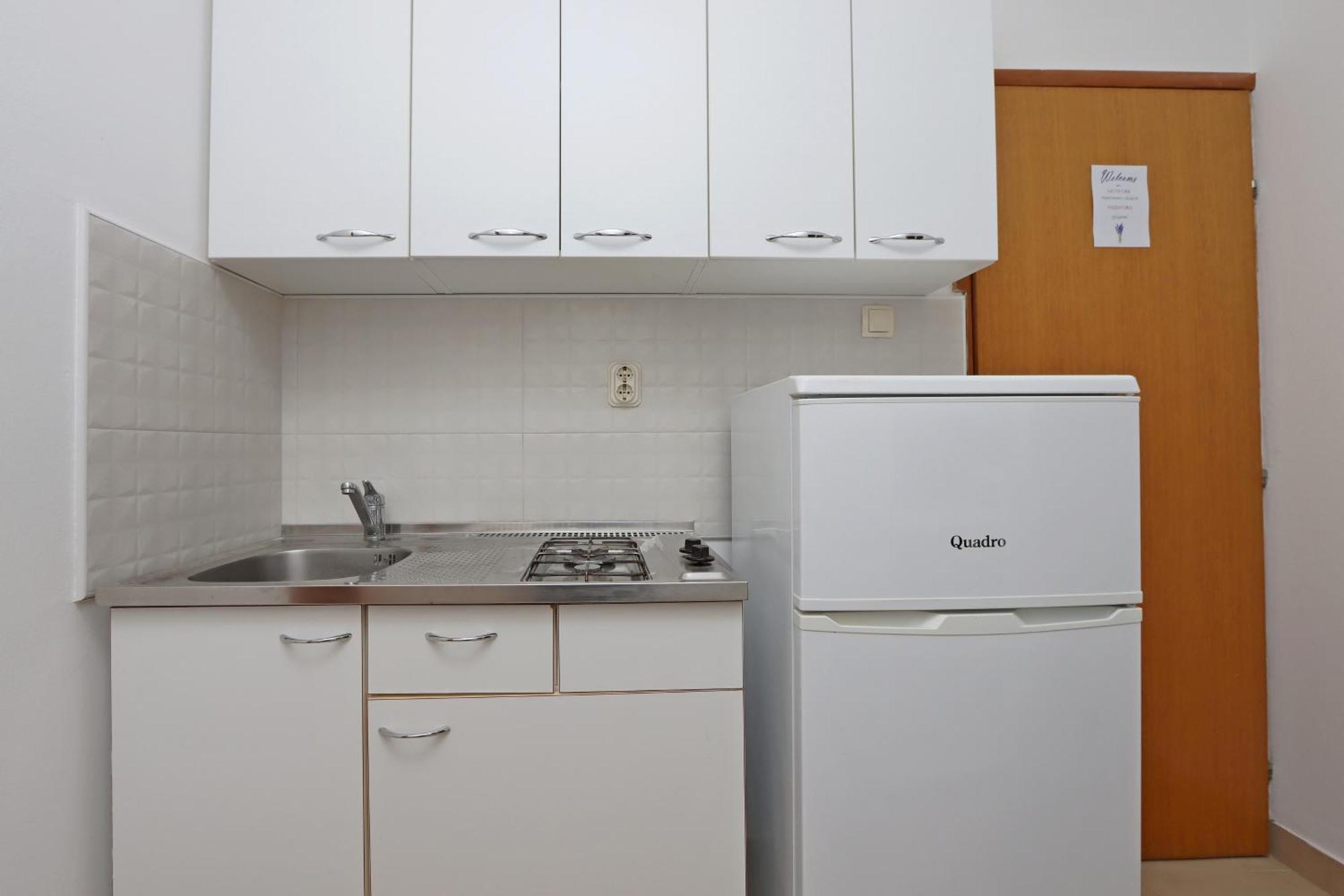 Apartments By The Sea Mandre, Pag - 3084 科兰 客房 照片