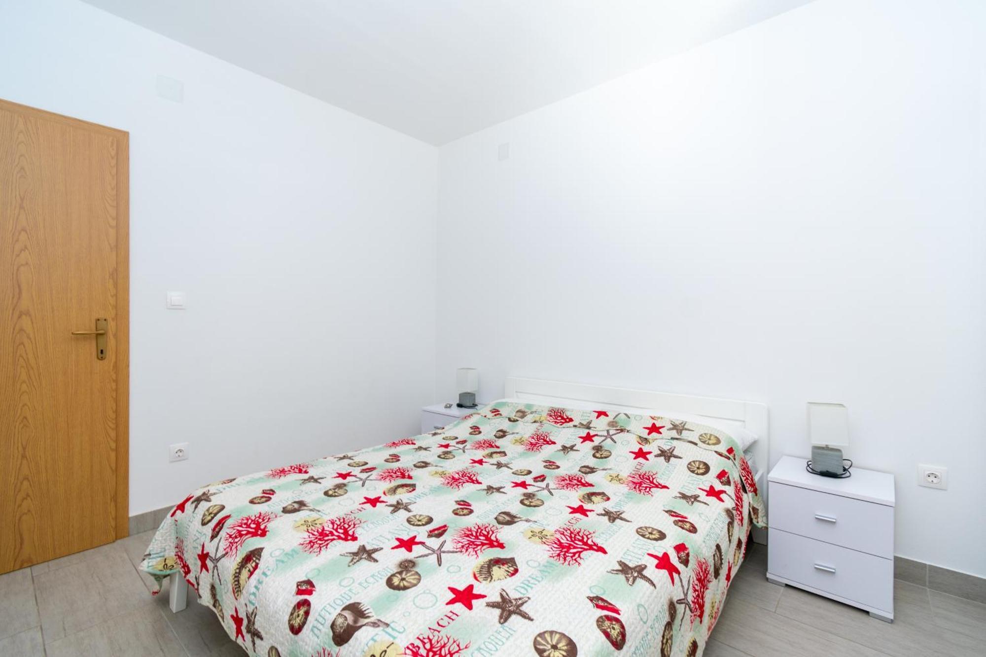Apartments By The Sea Mandre, Pag - 3084 科兰 客房 照片